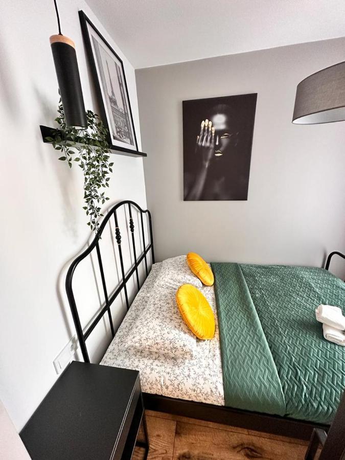 Green Hill Apartments Katowice Bagian luar foto
