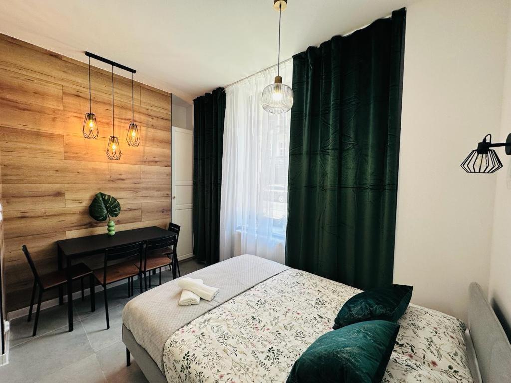 Green Hill Apartments Katowice Bagian luar foto